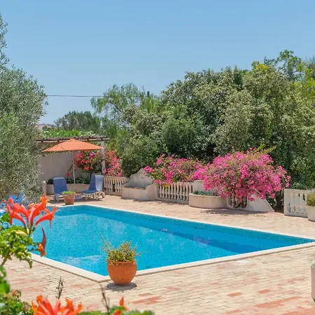 فيلة Casa Flores *
