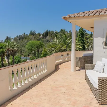 فيلة Casa Flores