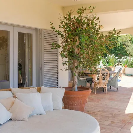 Casa Flores Villa *